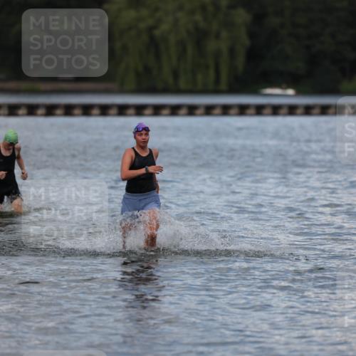 14.09.2025 - Stadtparktriathlon Michael Strokosch http://msf.ph/oto/8876624 14.09.2025 13:18:32 Schwimmen 1569 meine-sportfotos.de