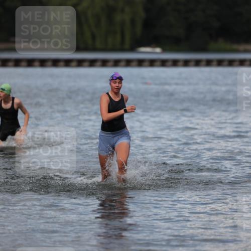 14.09.2025 - Stadtparktriathlon Michael Strokosch http://msf.ph/oto/8876631 14.09.2025 13:18:35 Schwimmen 1569, 1609 meine-sportfotos.de
