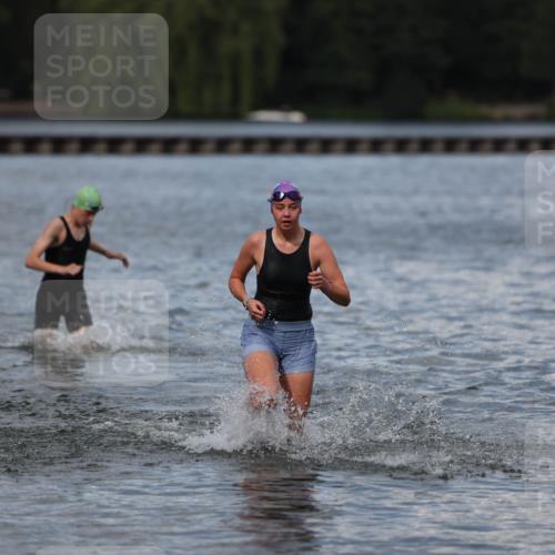 14.09.2025 - Stadtparktriathlon Michael Strokosch http://msf.ph/oto/8876640 14.09.2025 13:18:36 Schwimmen 1569, 1609 meine-sportfotos.de