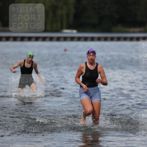 14.09.2025 - Stadtparktriathlon Michael Strokosch http://msf.ph/oto/8876646 14.09.2025 13:18:37 Schwimmen 1569, 1609 meine-sportfotos.de