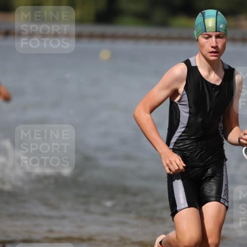 14.09.2025 - Stadtparktriathlon Michael Strokosch http://msf.ph/oto/8876682 14.09.2025 13:19:47 Schwimmen 1568, 1583, 1593, 1597 meine-sportfotos.de