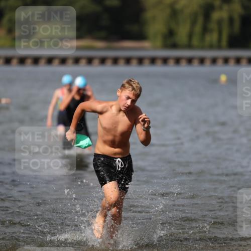 14.09.2025 - Stadtparktriathlon Michael Strokosch http://msf.ph/oto/8876686 14.09.2025 13:19:49 Schwimmen 1568, 1583, 1593, 1597 meine-sportfotos.de