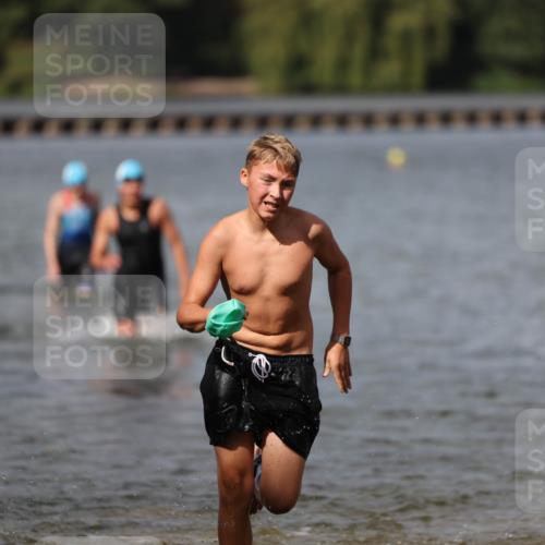 14.09.2025 - Stadtparktriathlon Michael Strokosch http://msf.ph/oto/8876692 14.09.2025 13:19:50 Schwimmen 1568, 1583, 1593, 1597 meine-sportfotos.de