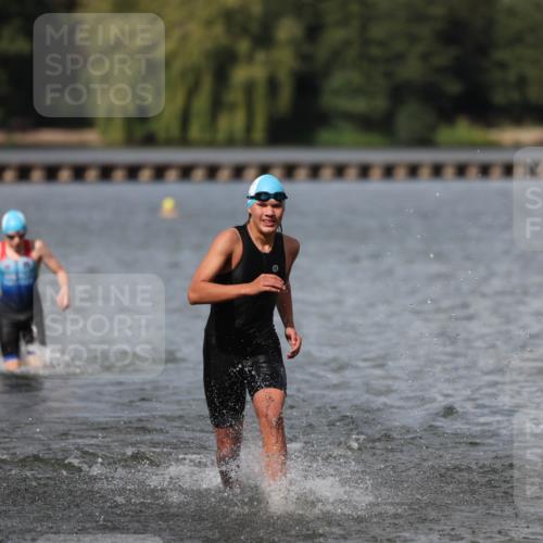 14.09.2025 - Stadtparktriathlon Michael Strokosch http://msf.ph/oto/8876704 14.09.2025 13:19:54 Schwimmen 1583, 1586, 1597 meine-sportfotos.de