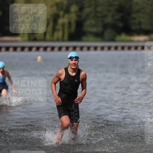 14.09.2025 - Stadtparktriathlon Michael Strokosch http://msf.ph/oto/8876705 14.09.2025 13:19:54 Schwimmen 1583, 1586, 1597 meine-sportfotos.de