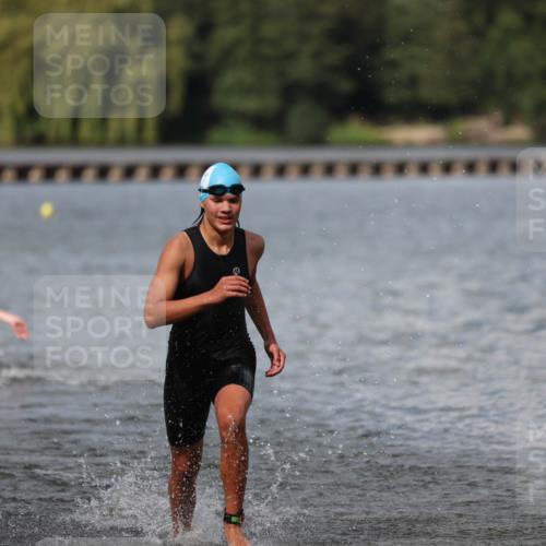 14.09.2025 - Stadtparktriathlon Michael Strokosch http://msf.ph/oto/8876708 14.09.2025 13:19:54 Schwimmen 1583, 1586, 1597 meine-sportfotos.de