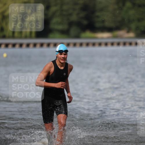 14.09.2025 - Stadtparktriathlon Michael Strokosch http://msf.ph/oto/8876710 14.09.2025 13:19:54 Schwimmen 1583, 1586, 1597 meine-sportfotos.de