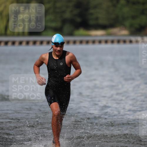 14.09.2025 - Stadtparktriathlon Michael Strokosch http://msf.ph/oto/8876711 14.09.2025 13:19:55 Schwimmen 1583, 1586, 1597 meine-sportfotos.de