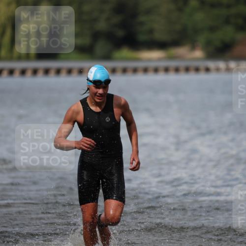 14.09.2025 - Stadtparktriathlon Michael Strokosch http://msf.ph/oto/8876713 14.09.2025 13:19:55 Schwimmen 1583, 1586, 1597 meine-sportfotos.de