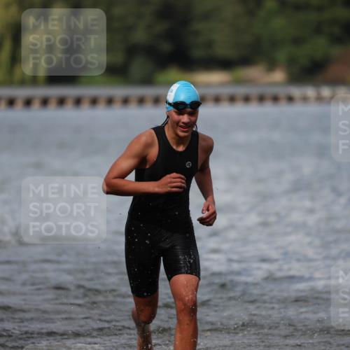 14.09.2025 - Stadtparktriathlon Michael Strokosch http://msf.ph/oto/8876714 14.09.2025 13:19:55 Schwimmen 1583, 1586, 1597 meine-sportfotos.de
