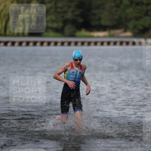 14.09.2025 - Stadtparktriathlon Michael Strokosch http://msf.ph/oto/8876731 14.09.2025 13:19:59 Schwimmen 1586, 1589, 1597 meine-sportfotos.de