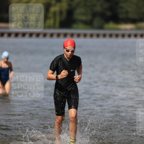 14.09.2025 - Stadtparktriathlon Michael Strokosch http://msf.ph/oto/8876760 14.09.2025 13:20:07 Schwimmen 1573, 1582, 1586, 1589, 1591 meine-sportfotos.de
