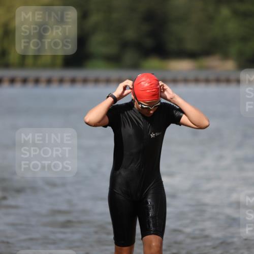 14.09.2025 - Stadtparktriathlon Michael Strokosch http://msf.ph/oto/8876770 14.09.2025 13:20:08 Schwimmen 1573, 1582, 1589, 1591 meine-sportfotos.de