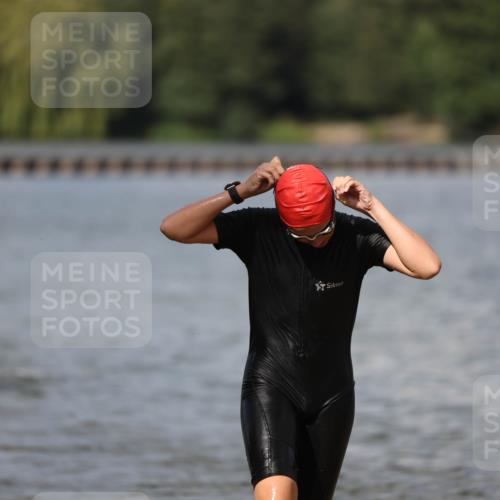 14.09.2025 - Stadtparktriathlon Michael Strokosch http://msf.ph/oto/8876771 14.09.2025 13:20:09 Schwimmen 1573, 1582, 1589, 1591 meine-sportfotos.de
