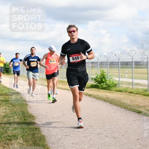 14.09.2025 - Airport Race Dr. Thomas Lammeyer http://msf.ph/oto/8876797 14.09.2025 12:21:41 Laufen 1854, 4242, 849 meine-sportfotos.de