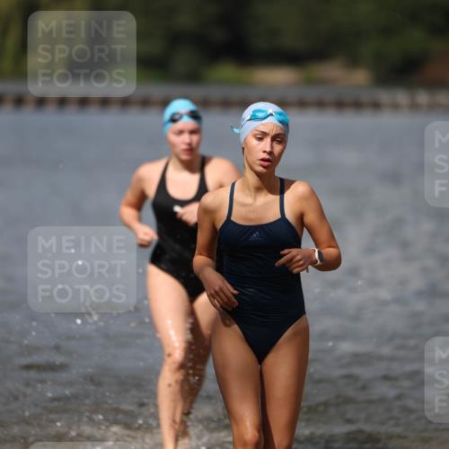 14.09.2025 - Stadtparktriathlon Michael Strokosch http://msf.ph/oto/8876799 14.09.2025 13:20:17 Schwimmen 1573, 1582, 1591 meine-sportfotos.de