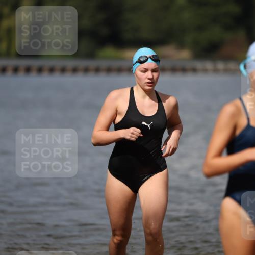 14.09.2025 - Stadtparktriathlon Michael Strokosch http://msf.ph/oto/8876802 14.09.2025 13:20:18 Schwimmen 1573, 1582, 1591 meine-sportfotos.de