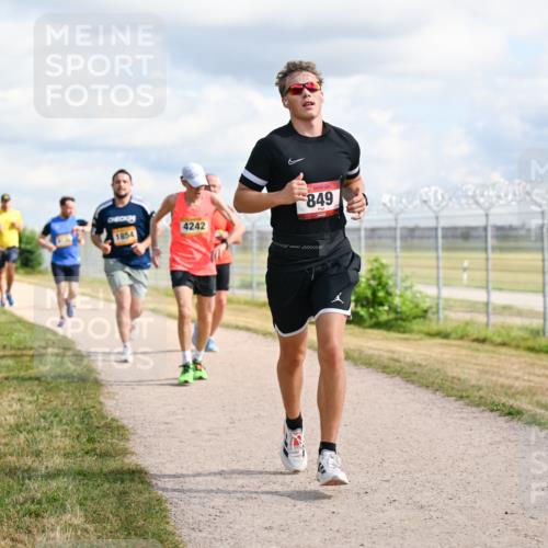 14.09.2025 - Airport Race Dr. Thomas Lammeyer http://msf.ph/oto/8876803 14.09.2025 12:21:41 Laufen 849, 1854, 4242 meine-sportfotos.de