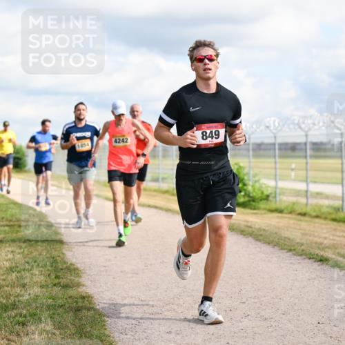 14.09.2025 - Airport Race Dr. Thomas Lammeyer http://msf.ph/oto/8876805 14.09.2025 12:21:41 Laufen 1854, 4242, 849 meine-sportfotos.de