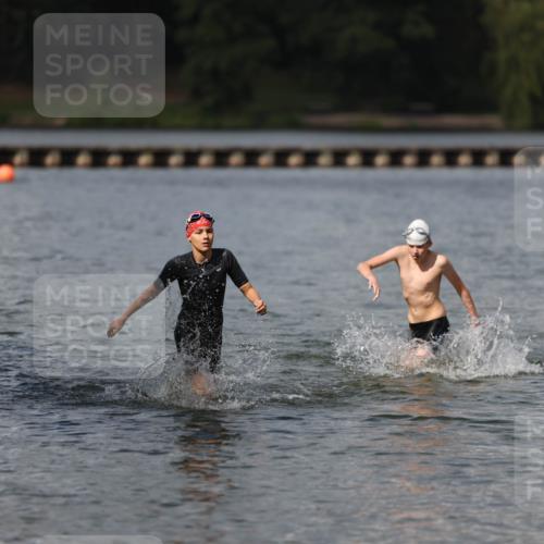 14.09.2025 - Stadtparktriathlon Michael Strokosch http://msf.ph/oto/8876821 14.09.2025 13:20:41 Schwimmen 1587, 1601 meine-sportfotos.de