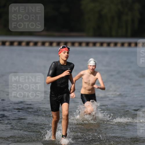 14.09.2025 - Stadtparktriathlon Michael Strokosch http://msf.ph/oto/8876832 14.09.2025 13:20:46 Schwimmen 1587, 1601 meine-sportfotos.de