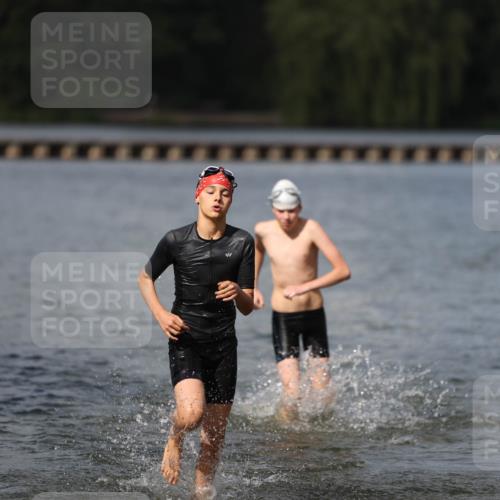 14.09.2025 - Stadtparktriathlon Michael Strokosch http://msf.ph/oto/8876833 14.09.2025 13:20:46 Schwimmen 1587, 1601 meine-sportfotos.de
