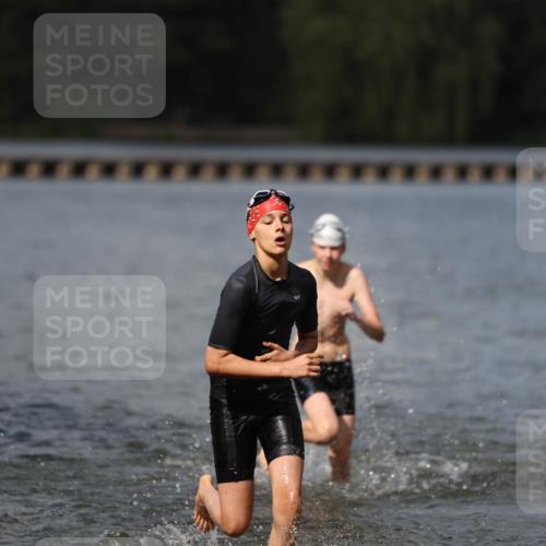 14.09.2025 - Stadtparktriathlon Michael Strokosch http://msf.ph/oto/8876838 14.09.2025 13:20:46 Schwimmen 1587, 1601 meine-sportfotos.de