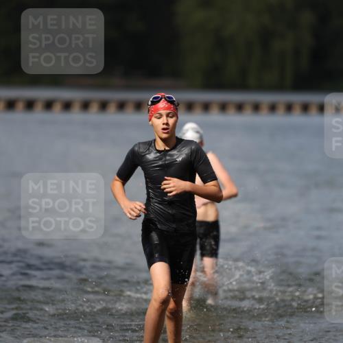 14.09.2025 - Stadtparktriathlon Michael Strokosch http://msf.ph/oto/8876839 14.09.2025 13:20:47 Schwimmen 1587, 1601 meine-sportfotos.de