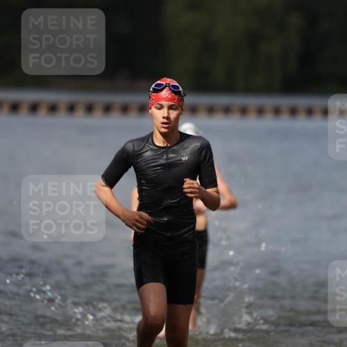 14.09.2025 - Stadtparktriathlon Michael Strokosch http://msf.ph/oto/8876845 14.09.2025 13:20:47 Schwimmen 1587, 1601 meine-sportfotos.de