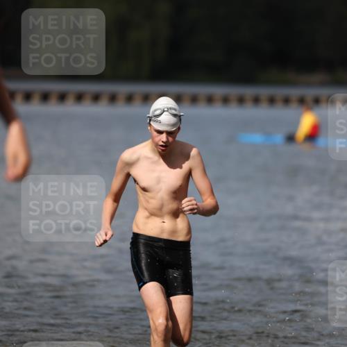 14.09.2025 - Stadtparktriathlon Michael Strokosch http://msf.ph/oto/8876851 14.09.2025 13:20:49 Schwimmen 1587, 1601 meine-sportfotos.de