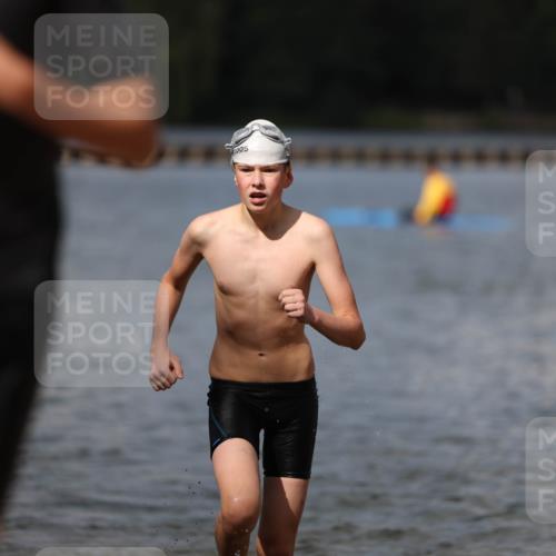 14.09.2025 - Stadtparktriathlon Michael Strokosch http://msf.ph/oto/8876856 14.09.2025 13:20:50 Schwimmen 1587, 1601 meine-sportfotos.de