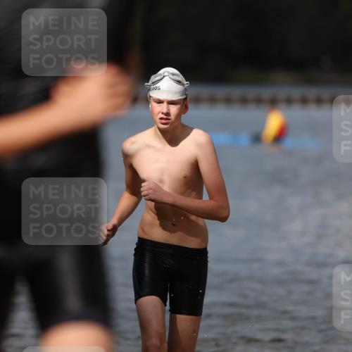 14.09.2025 - Stadtparktriathlon Michael Strokosch http://msf.ph/oto/8876857 14.09.2025 13:20:50 Schwimmen 1587, 1601 meine-sportfotos.de