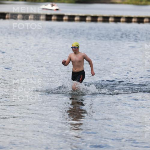 14.09.2025 - Stadtparktriathlon Michael Strokosch http://msf.ph/oto/8876865 14.09.2025 13:22:13 Schwimmen 1608 meine-sportfotos.de