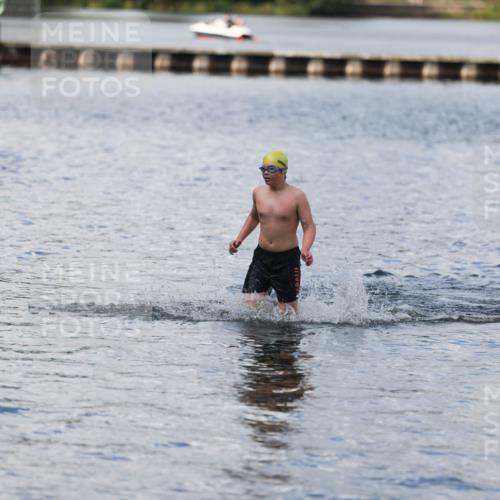 14.09.2025 - Stadtparktriathlon Michael Strokosch http://msf.ph/oto/8876867 14.09.2025 13:22:13 Schwimmen 1608 meine-sportfotos.de