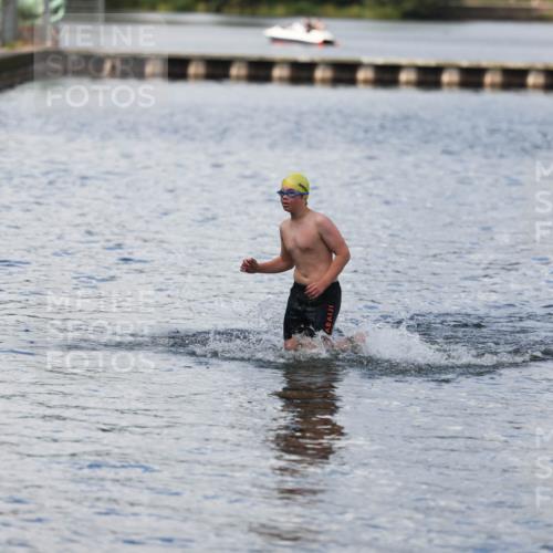 14.09.2025 - Stadtparktriathlon Michael Strokosch http://msf.ph/oto/8876868 14.09.2025 13:22:13 Schwimmen 1608 meine-sportfotos.de