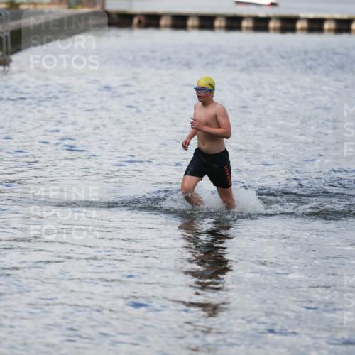 14.09.2025 - Stadtparktriathlon Michael Strokosch http://msf.ph/oto/8876871 14.09.2025 13:22:14 Schwimmen 1608 meine-sportfotos.de
