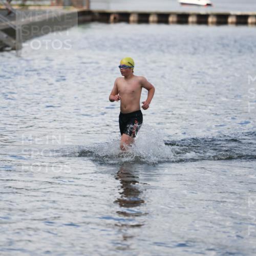 14.09.2025 - Stadtparktriathlon Michael Strokosch http://msf.ph/oto/8876875 14.09.2025 13:22:14 Schwimmen 1608 meine-sportfotos.de