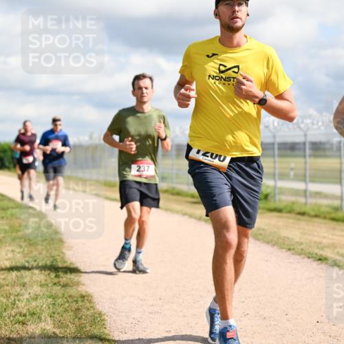 14.09.2025 - Airport Race Dr. Thomas Lammeyer http://msf.ph/oto/8876901 14.09.2025 12:21:49 Laufen 237, 1200, 1942 meine-sportfotos.de