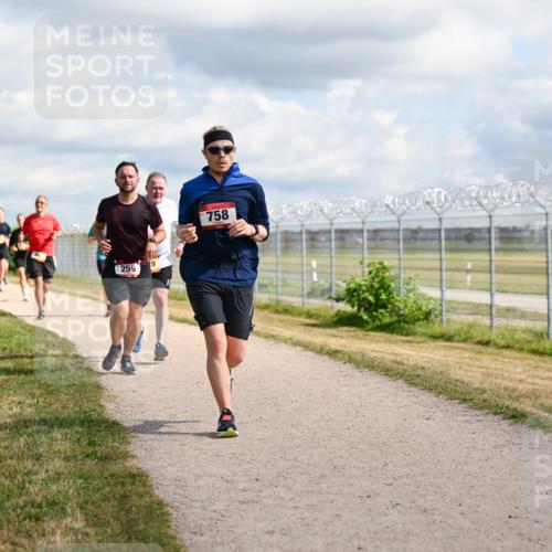 14.09.2025 - Airport Race Dr. Thomas Lammeyer http://msf.ph/oto/8876918 14.09.2025 12:21:52 Laufen 259, 9, 758 meine-sportfotos.de