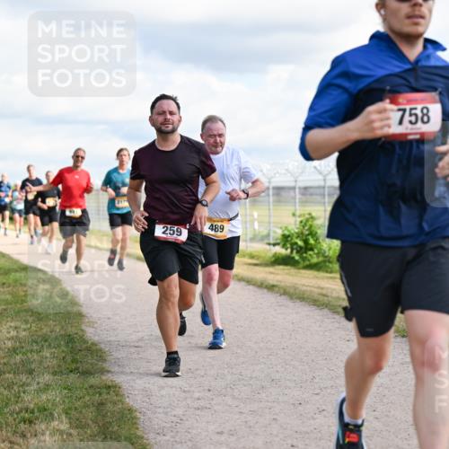 14.09.2025 - Airport Race Dr. Thomas Lammeyer http://msf.ph/oto/8876929 14.09.2025 12:21:54 Laufen 2175, 259, 489, 758 meine-sportfotos.de