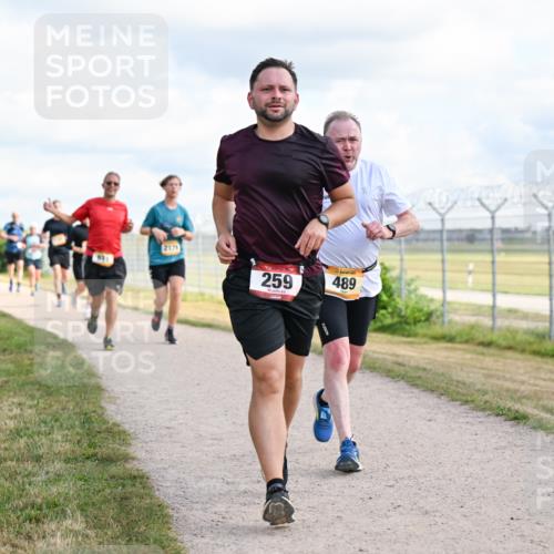 14.09.2025 - Airport Race Dr. Thomas Lammeyer http://msf.ph/oto/8876933 14.09.2025 12:21:55 Laufen 2179, 259, 489 meine-sportfotos.de