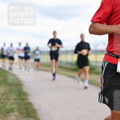 14.09.2025 - Airport Race Dr. Thomas Lammeyer http://msf.ph/oto/8876964 14.09.2025 12:21:59 Laufen 42, 671 meine-sportfotos.de