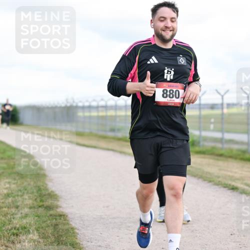 14.09.2025 - Airport Race Dr. Thomas Lammeyer http://msf.ph/oto/8877510 14.09.2025 12:23:32 Laufen 880 meine-sportfotos.de