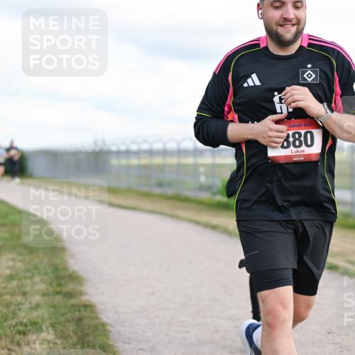 14.09.2025 - Airport Race Dr. Thomas Lammeyer http://msf.ph/oto/8877513 14.09.2025 12:23:32 Laufen 880 meine-sportfotos.de
