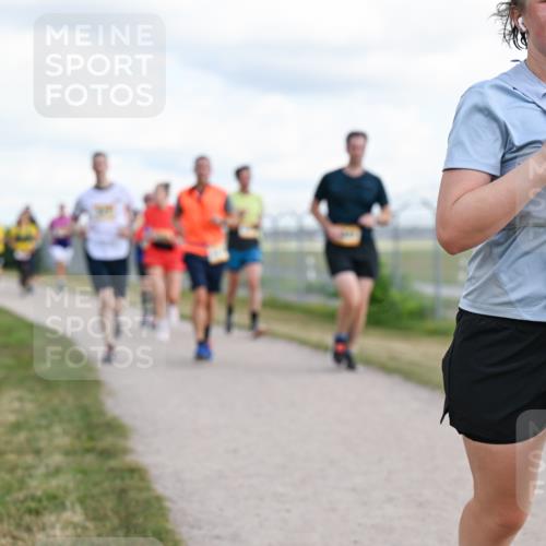 14.09.2025 - Airport Race Dr. Thomas Lammeyer http://msf.ph/oto/8877552 14.09.2025 12:23:45 Laufen 42, 1532 meine-sportfotos.de