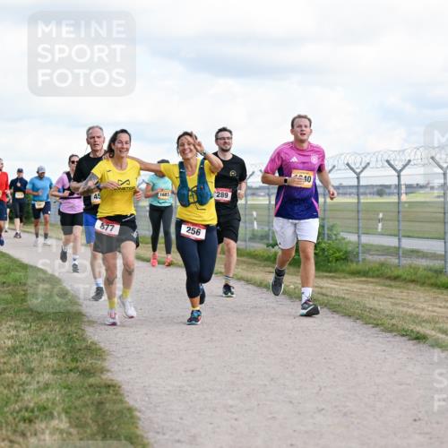 14.09.2025 - Airport Race Dr. Thomas Lammeyer http://msf.ph/oto/8877597 14.09.2025 12:23:52 Laufen 4133, 45, 877, 289, 1683, 256, 40 meine-sportfotos.de