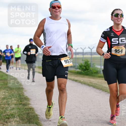 14.09.2025 - Airport Race Dr. Thomas Lammeyer http://msf.ph/oto/8877701 14.09.2025 12:24:08 Laufen 953, 954 meine-sportfotos.de