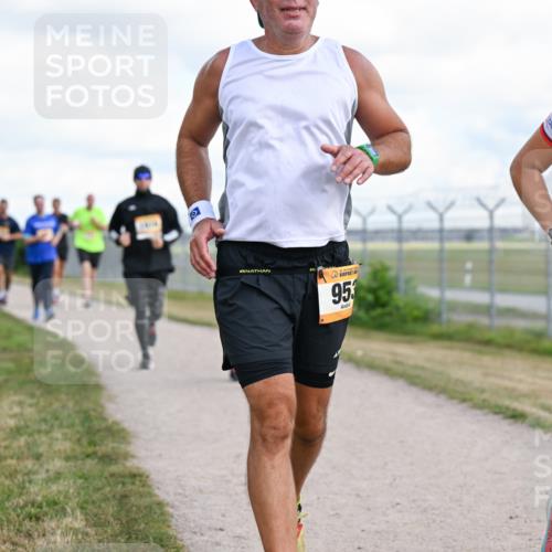 14.09.2025 - Airport Race Dr. Thomas Lammeyer http://msf.ph/oto/8877704 14.09.2025 12:24:08 Laufen 95, 954 meine-sportfotos.de
