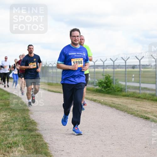 14.09.2025 - Airport Race Dr. Thomas Lammeyer http://msf.ph/oto/8877742 14.09.2025 12:24:14 Laufen 56, 1998 meine-sportfotos.de