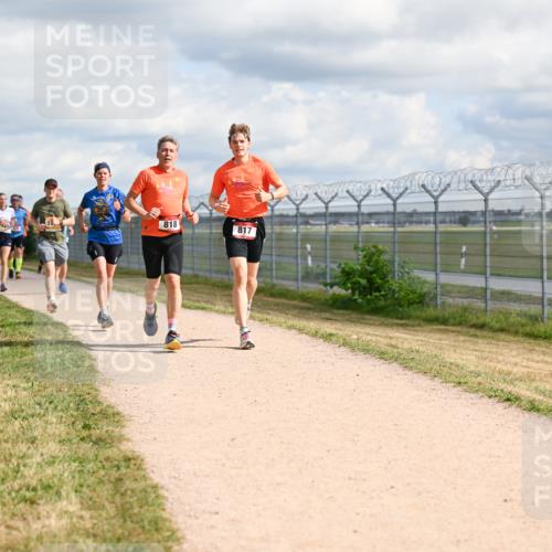 14.09.2025 - Airport Race Dr. Thomas Lammeyer http://msf.ph/oto/8877800 14.09.2025 12:24:25 Laufen 818, 817 meine-sportfotos.de